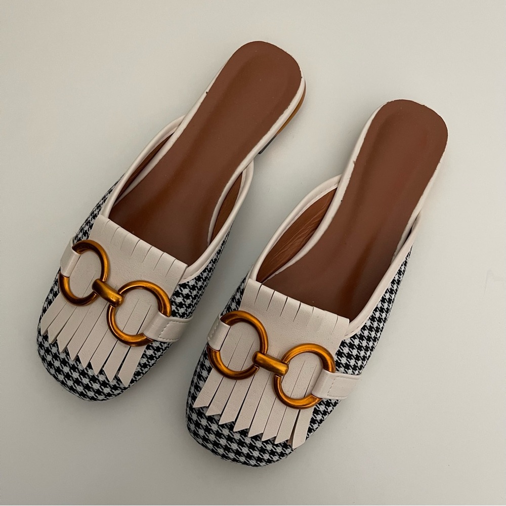 NEW Boutique brand mules